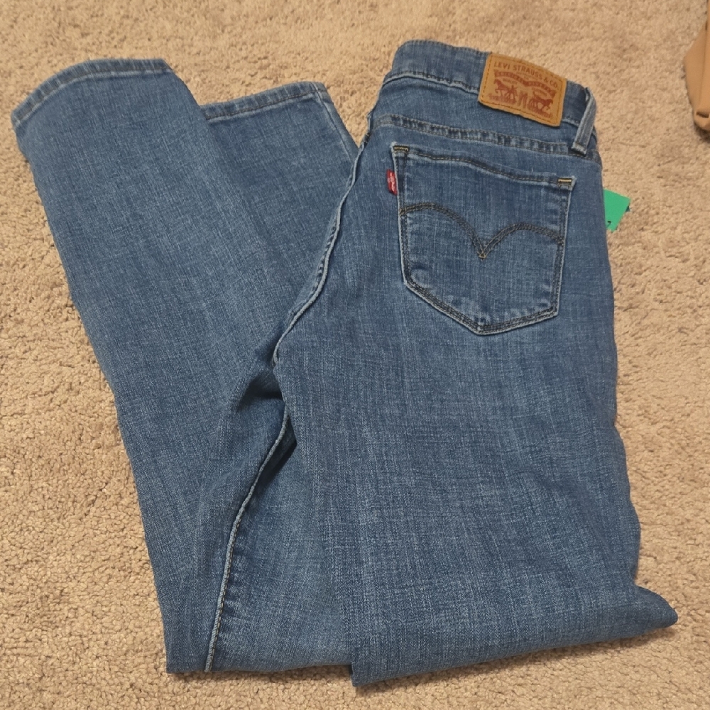 Levi's Women's 711 Skinny Jeans